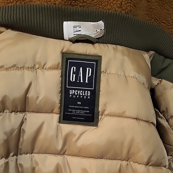 Men's Green Jacket with Fur Hood - Picture 3 of 10